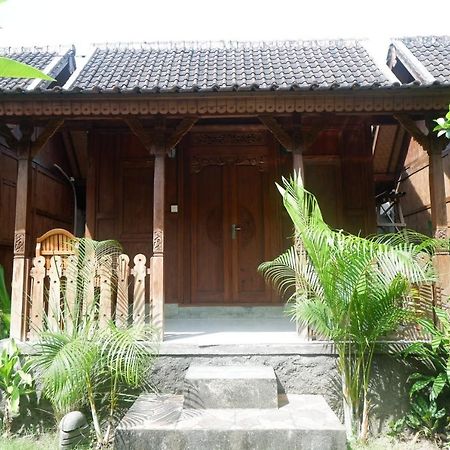 Satria House Amed Hotel Екстериор снимка