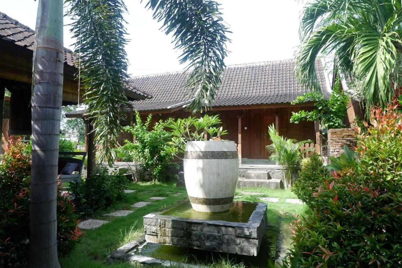 Satria House Amed Hotel Екстериор снимка