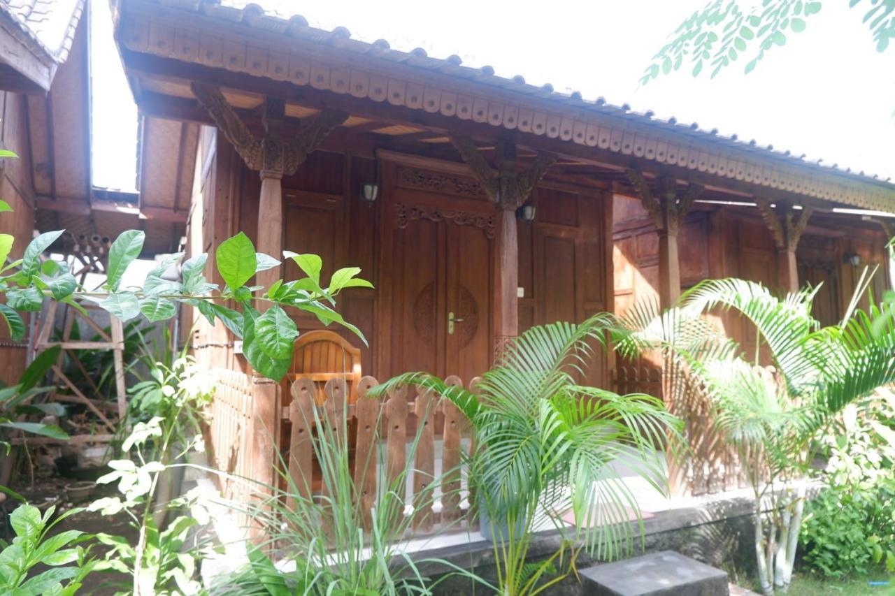 Satria House Amed Hotel Екстериор снимка