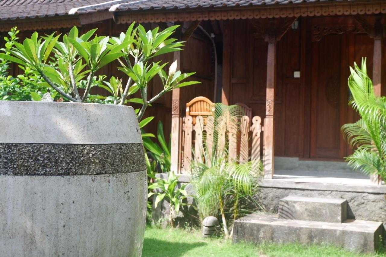 Satria House Amed Hotel Екстериор снимка